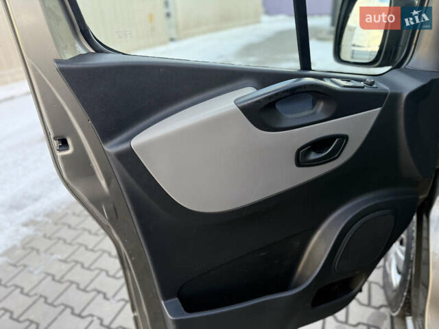 Сірий Рено Трафік, об'ємом двигуна 1.6 л та пробігом 267 тис. км за 14950 $, фото 11 на Automoto.ua