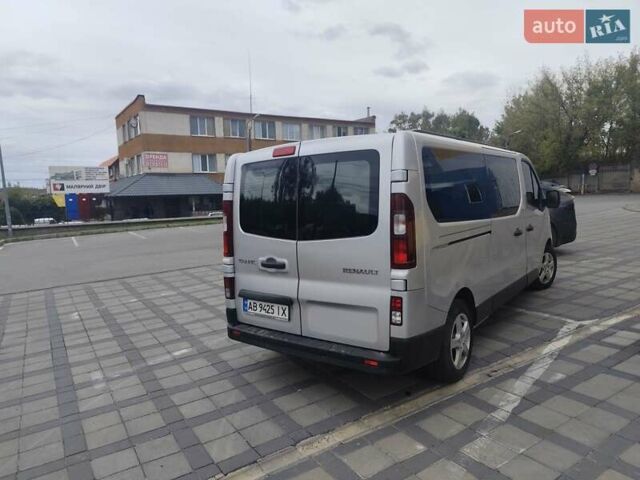 Серый Рено Трафик, объемом двигателя 1.6 л и пробегом 225 тыс. км за 15200 $, фото 1 на Automoto.ua