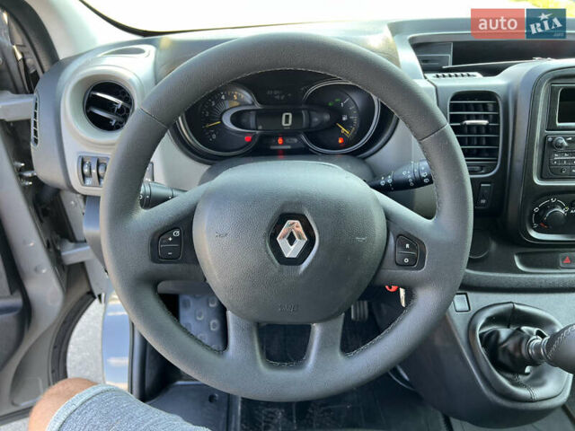 Серый Рено Трафик, объемом двигателя 1.6 л и пробегом 231 тыс. км за 16222 $, фото 10 на Automoto.ua