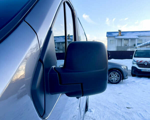 Серый Рено Трафик, объемом двигателя 1.6 л и пробегом 205 тыс. км за 16500 $, фото 20 на Automoto.ua