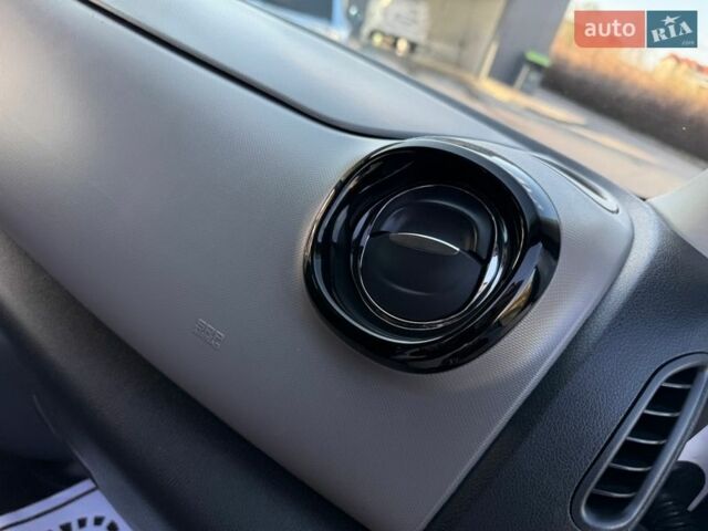 Серый Рено Трафик, объемом двигателя 1.6 л и пробегом 212 тыс. км за 16750 $, фото 51 на Automoto.ua