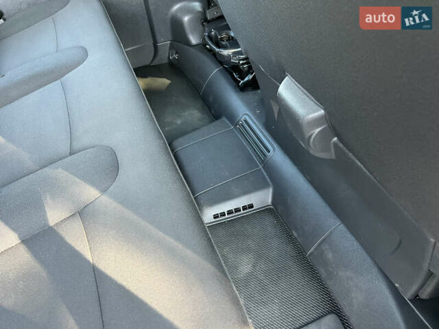 Серый Рено Трафик, объемом двигателя 1.6 л и пробегом 231 тыс. км за 16222 $, фото 17 на Automoto.ua