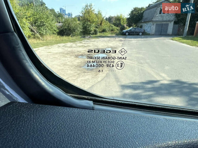 Серый Рено Трафик, объемом двигателя 1.6 л и пробегом 231 тыс. км за 16222 $, фото 7 на Automoto.ua