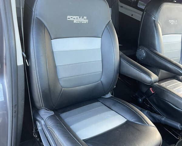 Серый Рено Трафик, объемом двигателя 1.6 л и пробегом 204 тыс. км за 15999 $, фото 45 на Automoto.ua