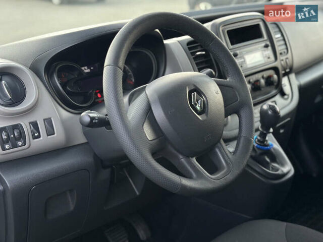 Сірий Рено Трафік, об'ємом двигуна 1.6 л та пробігом 248 тис. км за 17000 $, фото 17 на Automoto.ua