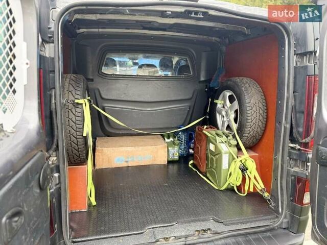 Серый Рено Трафик, объемом двигателя 1.6 л и пробегом 280 тыс. км за 16500 $, фото 7 на Automoto.ua