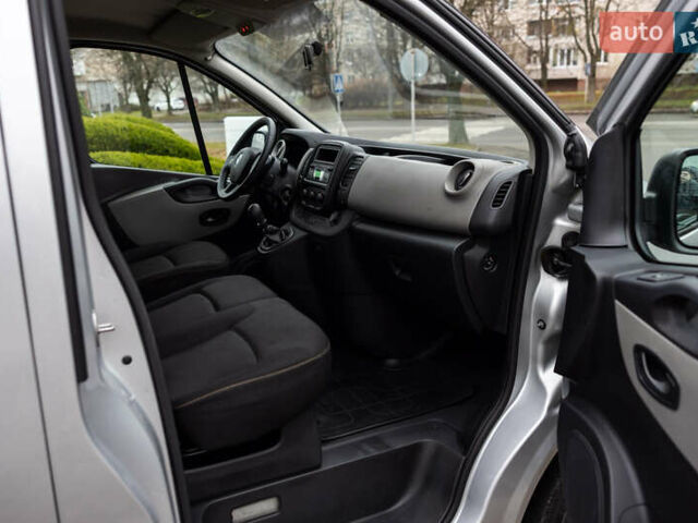 Серый Рено Трафик, объемом двигателя 1.6 л и пробегом 237 тыс. км за 16800 $, фото 37 на Automoto.ua