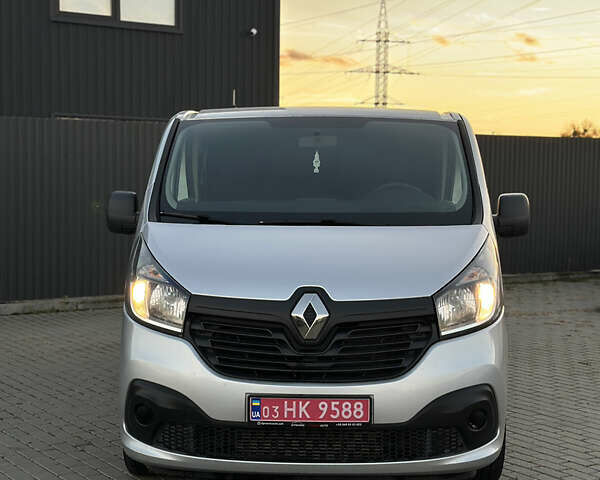 Серый Рено Трафик, объемом двигателя 1.6 л и пробегом 248 тыс. км за 20000 $, фото 7 на Automoto.ua