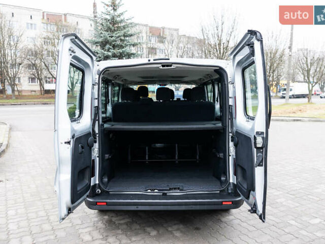 Серый Рено Трафик, объемом двигателя 1.6 л и пробегом 237 тыс. км за 16800 $, фото 51 на Automoto.ua