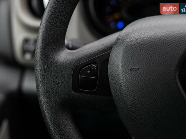 Серый Рено Трафик, объемом двигателя 1.6 л и пробегом 237 тыс. км за 16800 $, фото 21 на Automoto.ua