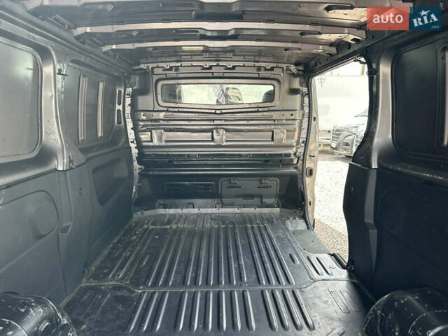 Серый Рено Трафик, объемом двигателя 1.6 л и пробегом 204 тыс. км за 13750 $, фото 25 на Automoto.ua