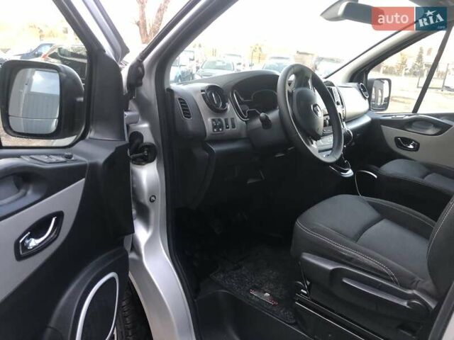 Серый Рено Трафик, объемом двигателя 1.6 л и пробегом 192 тыс. км за 15950 $, фото 7 на Automoto.ua