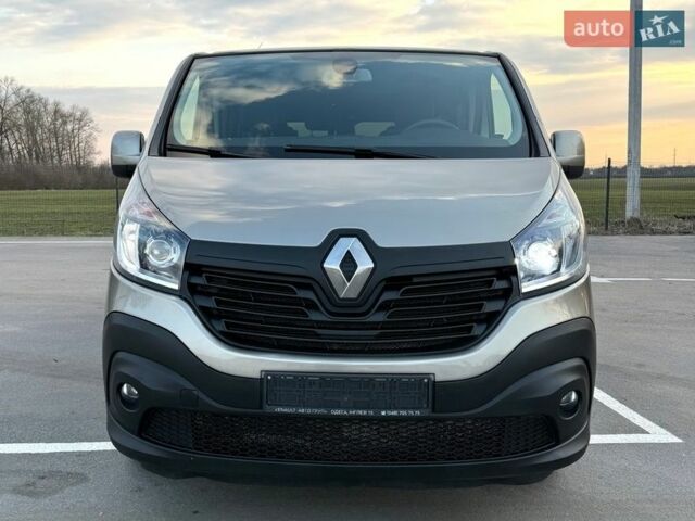 Серый Рено Трафик, объемом двигателя 1.6 л и пробегом 245 тыс. км за 18200 $, фото 4 на Automoto.ua
