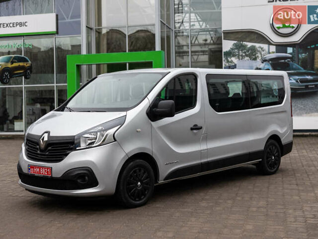 Серый Рено Трафик, объемом двигателя 1.6 л и пробегом 237 тыс. км за 16800 $, фото 1 на Automoto.ua