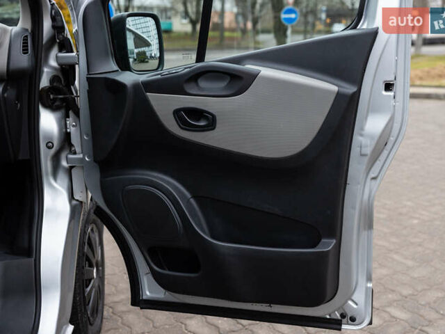 Серый Рено Трафик, объемом двигателя 1.6 л и пробегом 237 тыс. км за 16800 $, фото 41 на Automoto.ua