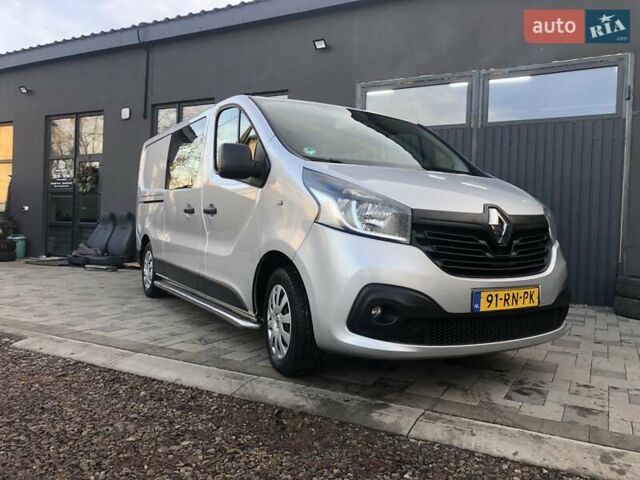 Серый Рено Трафик, объемом двигателя 1.6 л и пробегом 192 тыс. км за 15950 $, фото 1 на Automoto.ua
