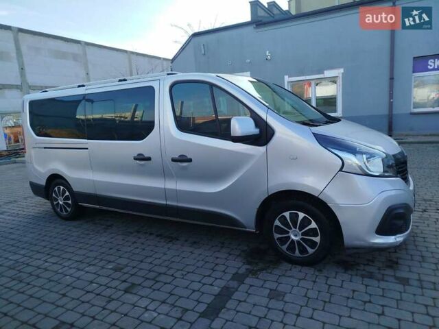 Серый Рено Трафик, объемом двигателя 1.6 л и пробегом 206 тыс. км за 13500 $, фото 2 на Automoto.ua