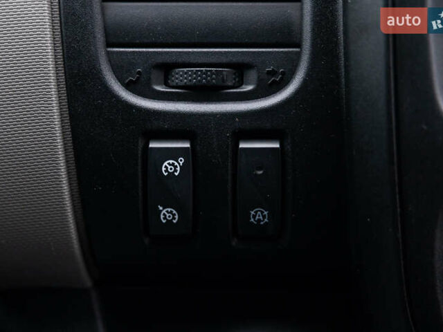 Серый Рено Трафик, объемом двигателя 1.6 л и пробегом 237 тыс. км за 16800 $, фото 27 на Automoto.ua