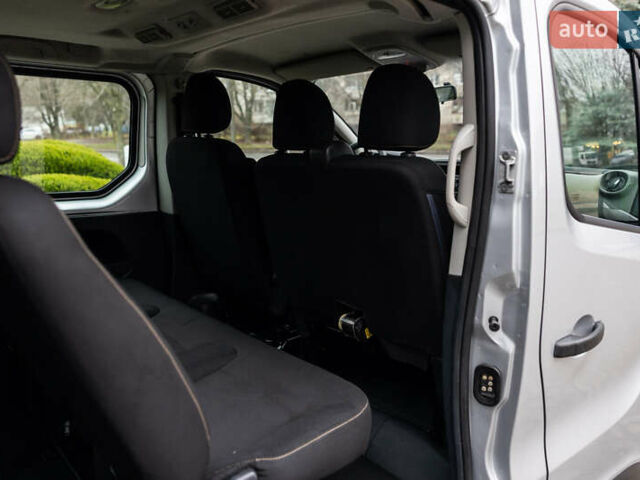 Серый Рено Трафик, объемом двигателя 1.6 л и пробегом 237 тыс. км за 16800 $, фото 48 на Automoto.ua