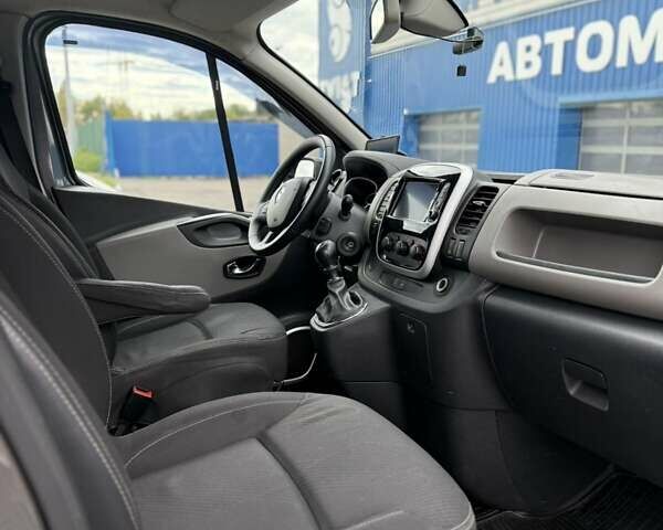 Серый Рено Трафик, объемом двигателя 1.6 л и пробегом 280 тыс. км за 16500 $, фото 10 на Automoto.ua