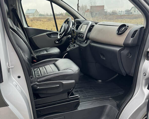 Серый Рено Трафик, объемом двигателя 1.6 л и пробегом 194 тыс. км за 17500 $, фото 8 на Automoto.ua