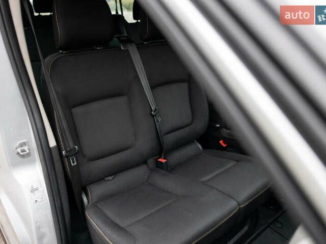 Серый Рено Трафик, объемом двигателя 1.6 л и пробегом 237 тыс. км за 16800 $, фото 39 на Automoto.ua