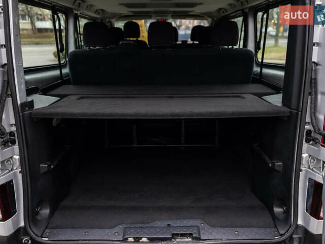 Серый Рено Трафик, объемом двигателя 1.6 л и пробегом 237 тыс. км за 16800 $, фото 52 на Automoto.ua