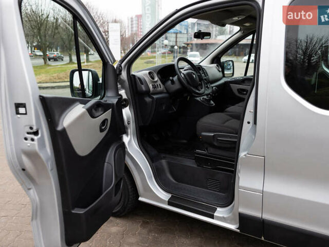 Серый Рено Трафик, объемом двигателя 1.6 л и пробегом 237 тыс. км за 16800 $, фото 13 на Automoto.ua