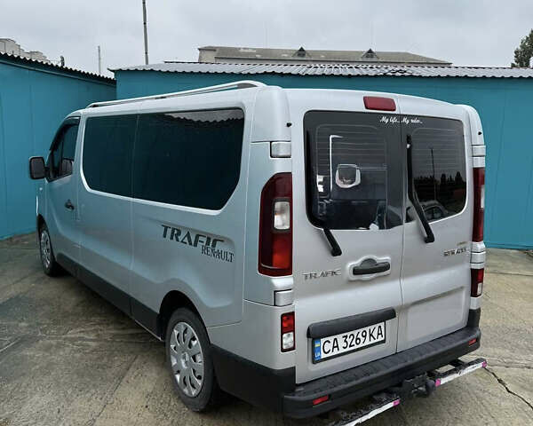 Серый Рено Трафик, объемом двигателя 1.6 л и пробегом 260 тыс. км за 18900 $, фото 5 на Automoto.ua