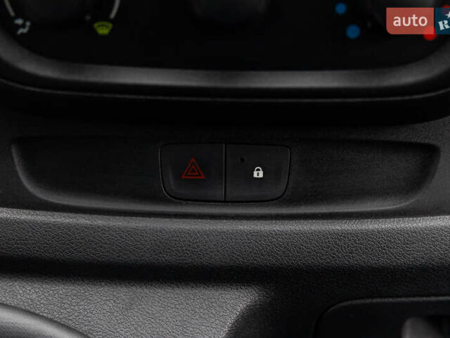 Серый Рено Трафик, объемом двигателя 1.6 л и пробегом 237 тыс. км за 16800 $, фото 33 на Automoto.ua