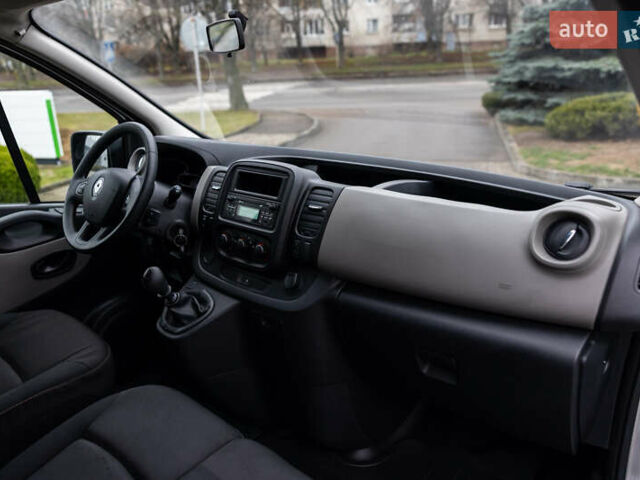 Серый Рено Трафик, объемом двигателя 1.6 л и пробегом 237 тыс. км за 16800 $, фото 40 на Automoto.ua