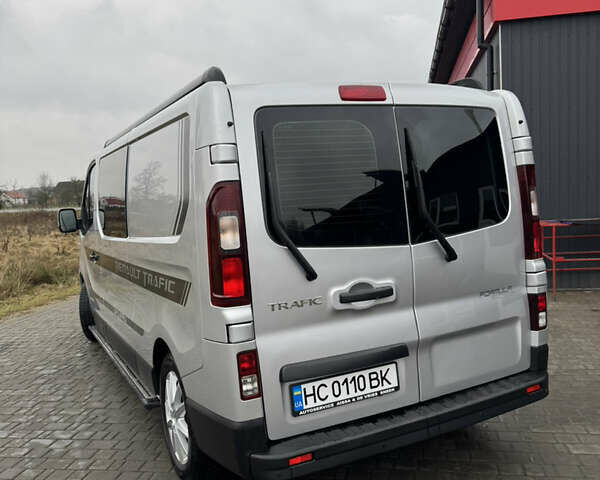 Серый Рено Трафик, объемом двигателя 1.6 л и пробегом 194 тыс. км за 17500 $, фото 5 на Automoto.ua