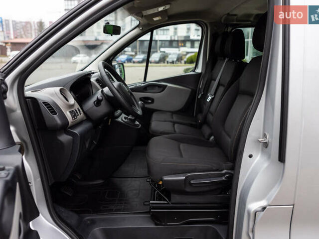 Серый Рено Трафик, объемом двигателя 1.6 л и пробегом 237 тыс. км за 16800 $, фото 14 на Automoto.ua