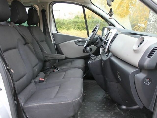 Серый Рено Трафик, объемом двигателя 1.6 л и пробегом 126 тыс. км за 10500 $, фото 9 на Automoto.ua