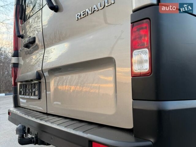 Серый Рено Трафик, объемом двигателя 1.6 л и пробегом 245 тыс. км за 18200 $, фото 20 на Automoto.ua