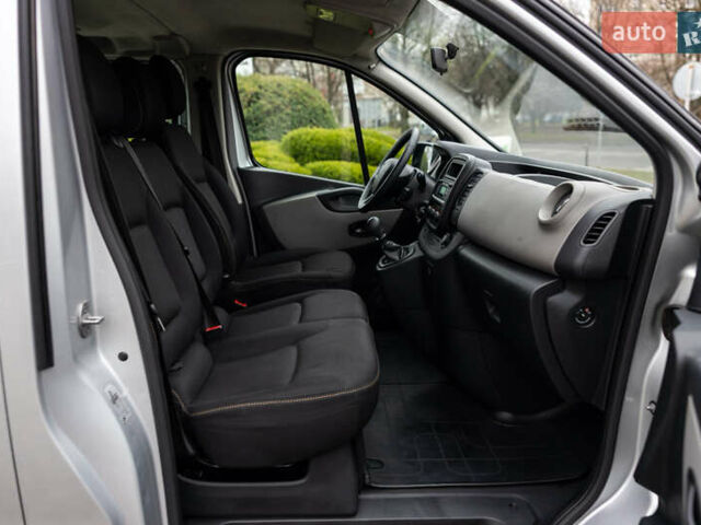 Серый Рено Трафик, объемом двигателя 1.6 л и пробегом 237 тыс. км за 16800 $, фото 38 на Automoto.ua