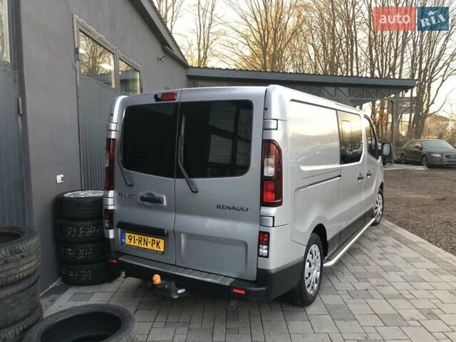 Серый Рено Трафик, объемом двигателя 1.6 л и пробегом 192 тыс. км за 15950 $, фото 3 на Automoto.ua