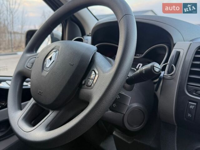 Серый Рено Трафик, объемом двигателя 1.6 л и пробегом 245 тыс. км за 18200 $, фото 40 на Automoto.ua