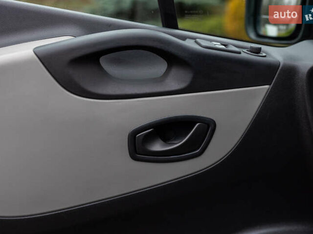 Серый Рено Трафик, объемом двигателя 1.6 л и пробегом 237 тыс. км за 16800 $, фото 18 на Automoto.ua