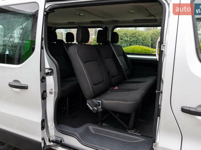 Серый Рено Трафик, объемом двигателя 1.6 л и пробегом 237 тыс. км за 16800 $, фото 47 на Automoto.ua