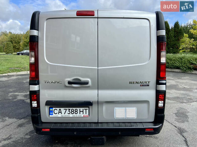 Серый Рено Трафик, объемом двигателя 1.6 л и пробегом 253 тыс. км за 11400 $, фото 9 на Automoto.ua