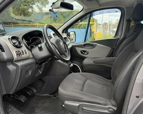 Серый Рено Трафик, объемом двигателя 1.6 л и пробегом 280 тыс. км за 16500 $, фото 9 на Automoto.ua