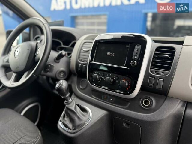Серый Рено Трафик, объемом двигателя 1.6 л и пробегом 280 тыс. км за 16500 $, фото 11 на Automoto.ua