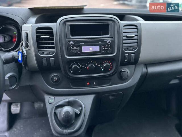 Серый Рено Трафик, объемом двигателя 1.6 л и пробегом 195 тыс. км за 17500 $, фото 17 на Automoto.ua