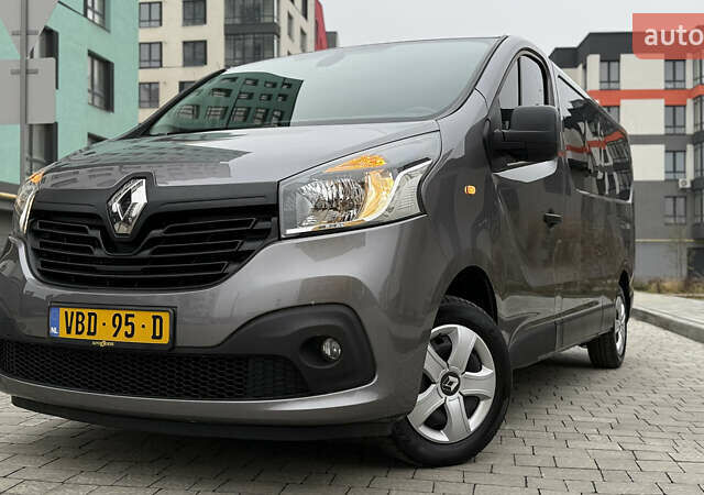 Серый Рено Трафик, объемом двигателя 1.6 л и пробегом 231 тыс. км за 16950 $, фото 4 на Automoto.ua