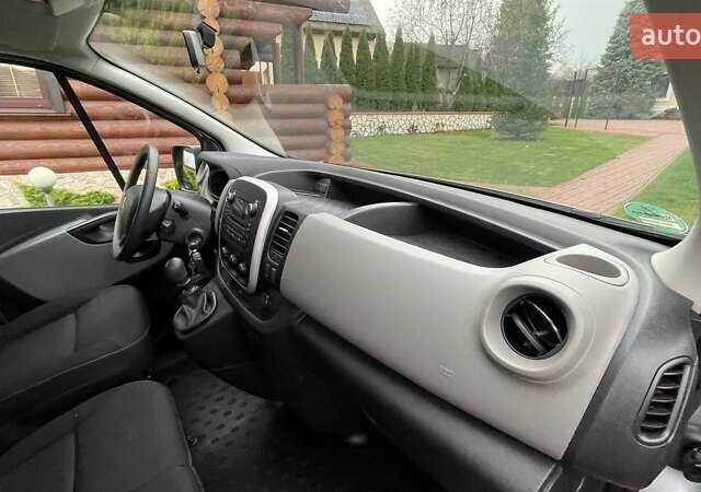 Серый Рено Трафик, объемом двигателя 1.6 л и пробегом 171 тыс. км за 19900 $, фото 10 на Automoto.ua