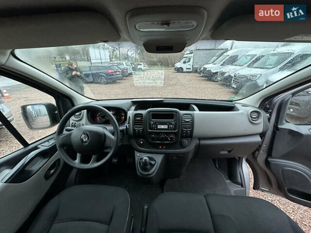 Серый Рено Трафик, объемом двигателя 1.6 л и пробегом 195 тыс. км за 17500 $, фото 24 на Automoto.ua