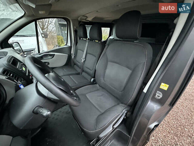 Серый Рено Трафик, объемом двигателя 1.6 л и пробегом 195 тыс. км за 17500 $, фото 18 на Automoto.ua