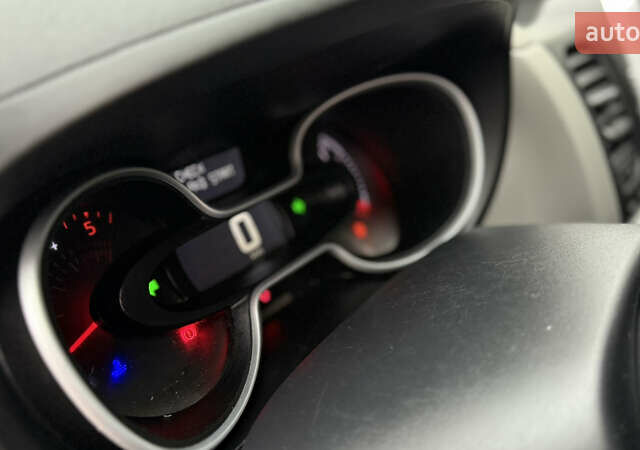 Серый Рено Трафик, объемом двигателя 1.6 л и пробегом 231 тыс. км за 16950 $, фото 23 на Automoto.ua