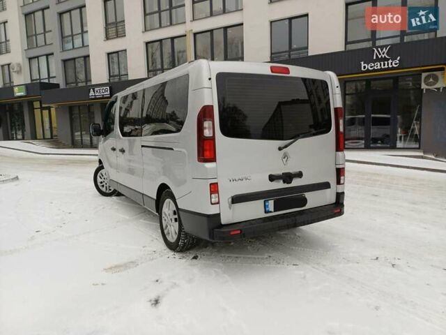 Серый Рено Трафик, объемом двигателя 1.6 л и пробегом 190 тыс. км за 18000 $, фото 5 на Automoto.ua